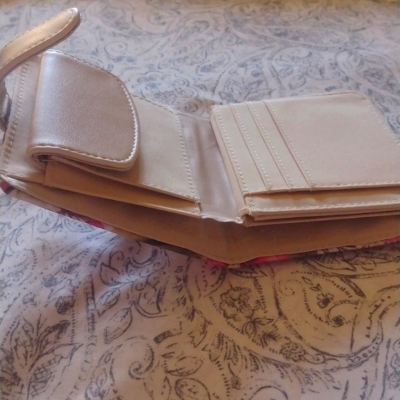 Lovely wallet. - Picture 4 of 5